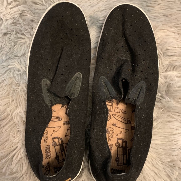 Free water shoes - Picture 2 of 2